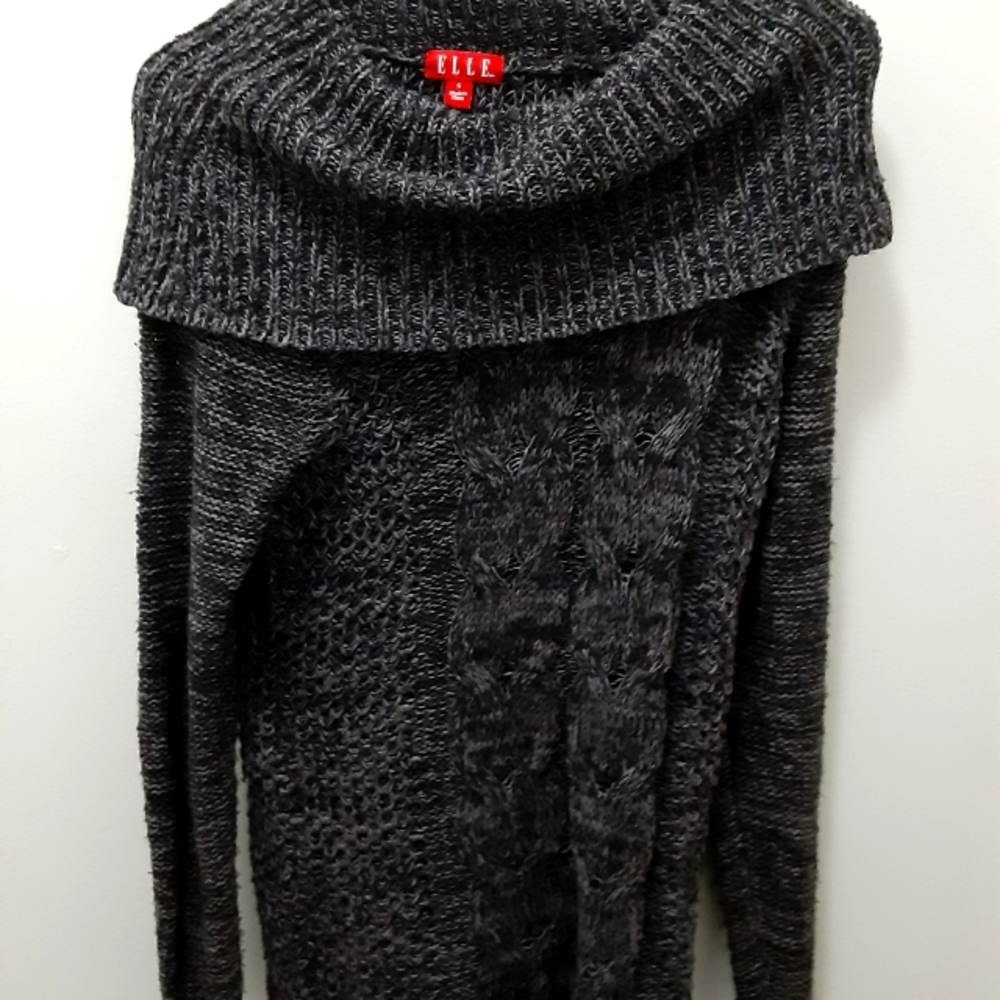 ELLE  Nwot sweater
